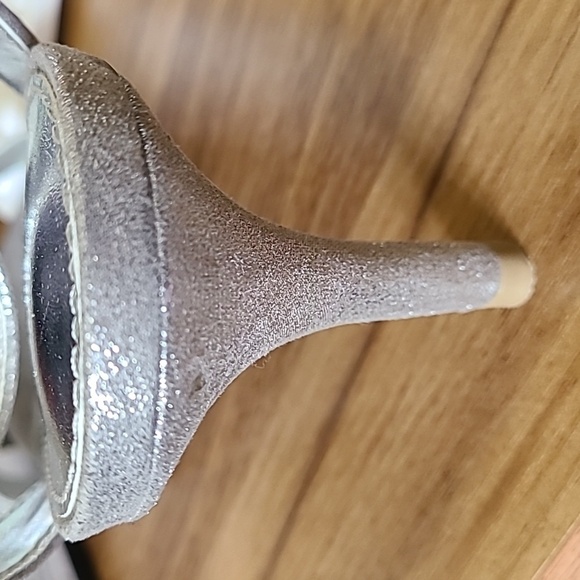 FIONI Silver Rhinestones Strappy Sandal Shoes Size 9 NWT - Picture 10 of 16